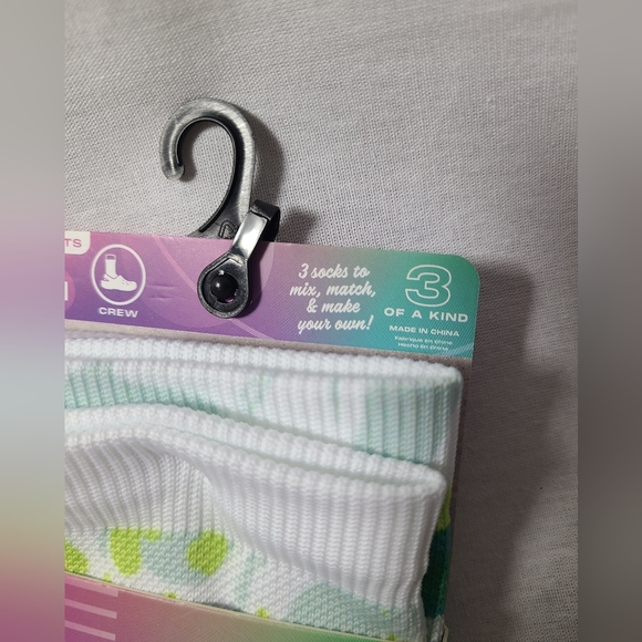 Crocs Socks Adult Medium Quarter Mens 6-8.5 Womens 8-10.5 crew socks- 3 socks - Picture 3 of 3